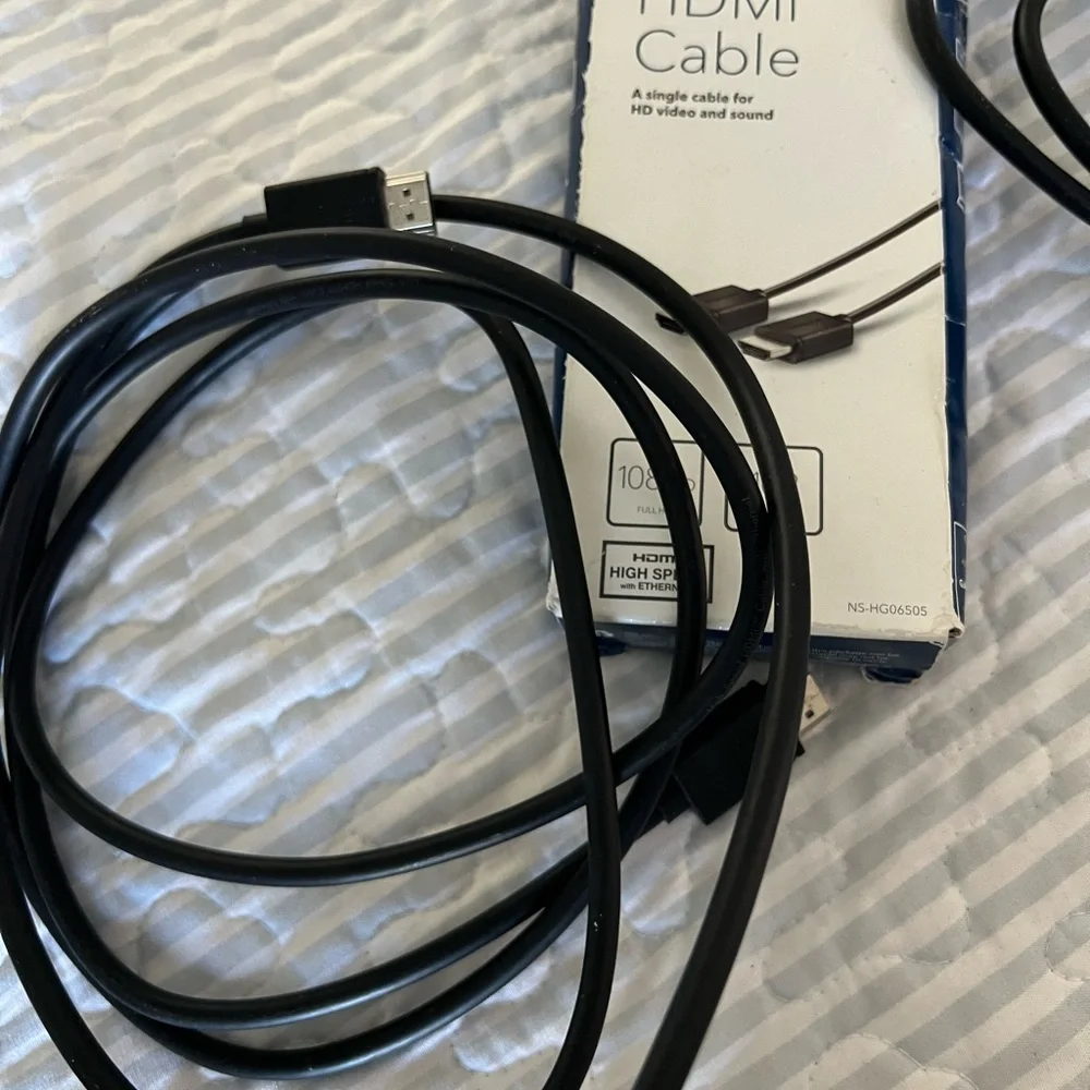 2 HDMI cables 6’ each